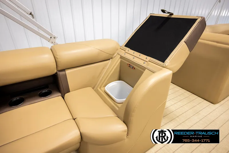 Slide: The Image of Harris Cruiser 220 2017 - 23