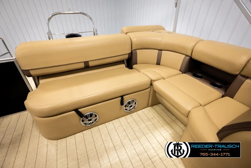 Slide: The Image of Harris Cruiser 220 2017 - 24