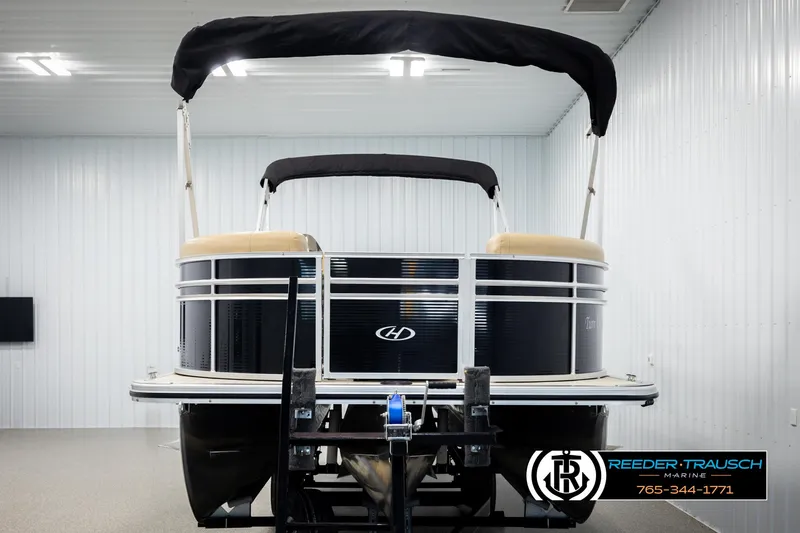 Slide: The Image of Harris Cruiser 220 2017 - 8