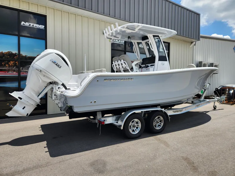 Slide: The Image of Sportsman Heritage 231 Center Console 2026 - 2