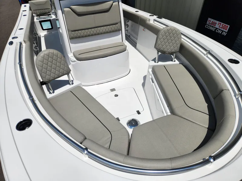 Slide: The Image of Sportsman Heritage 231 Center Console 2026 - 8