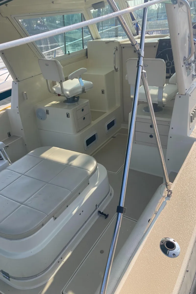 Slide: The Image of roomy cockpit - 22