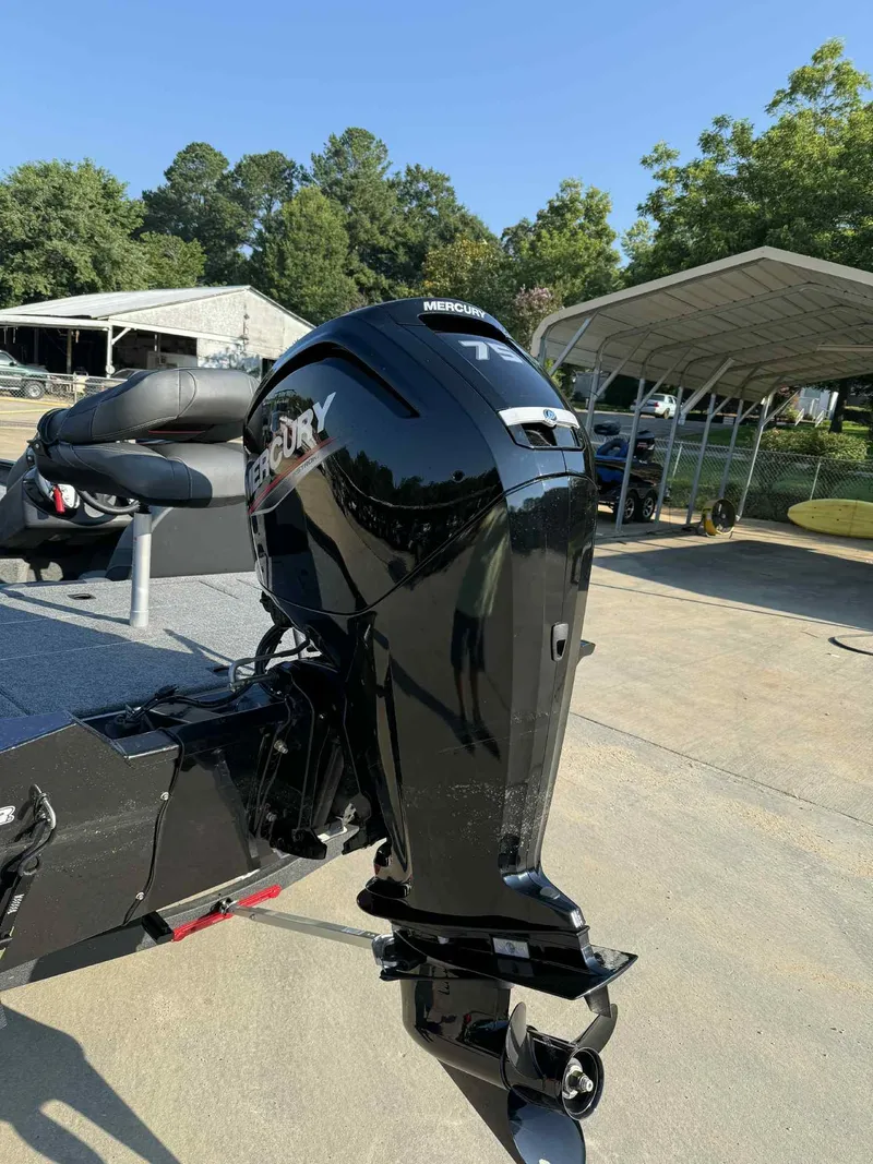 Slide: The Image of Tracker Pro Team 175 TXW 2024 - 4