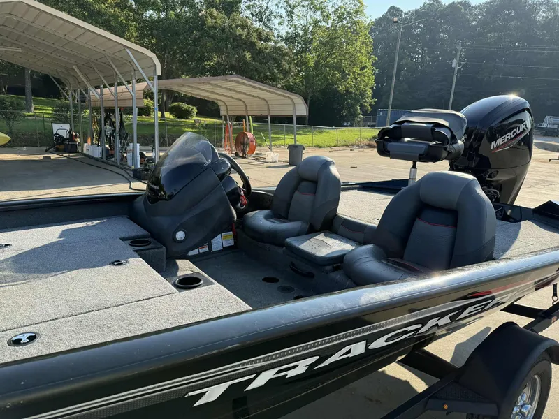 Slide: The Image of Tracker Pro Team 175 TXW 2024 - 5