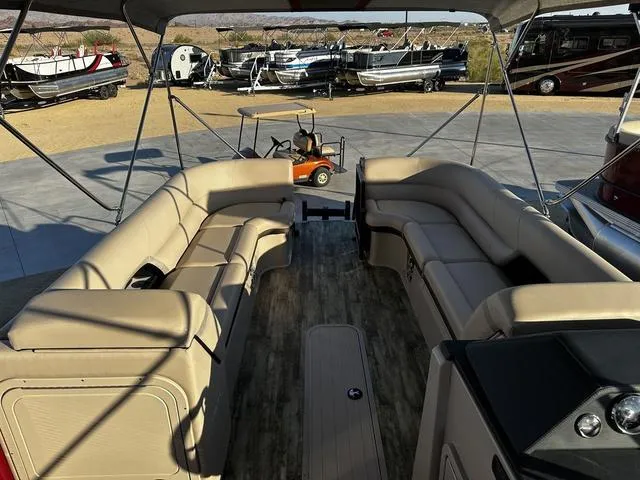 Slide: The Image of Crest Caribbean LX 250 SLRC CP3 2024 - 8