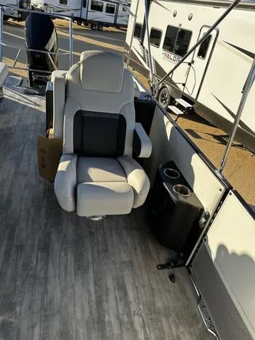 Slide: The Image of Crest Caribbean RS 250 SLRC CP3 2024 - 17