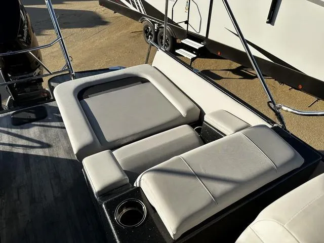 Slide: The Image of Crest Caribbean RS 250 SLRC CP3 2024 - 25