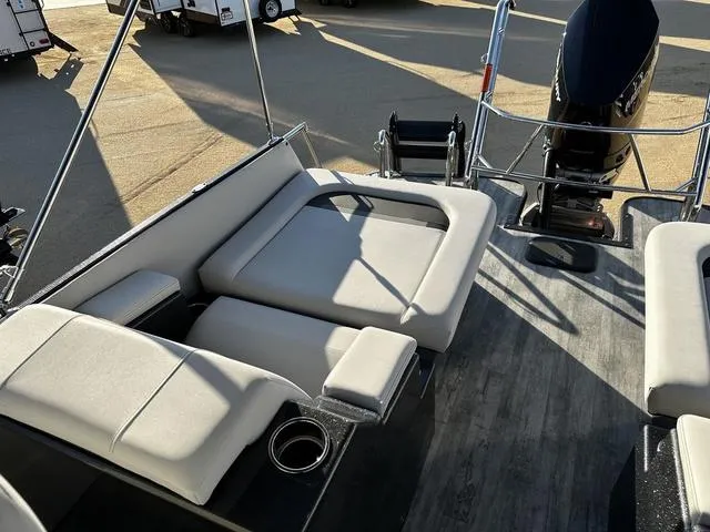 Slide: The Image of Crest Caribbean RS 250 SLRC CP3 2024 - 27