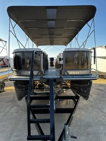 Slide: The Image of Crest Caribbean RS 250 SLRC CP3 2024 - 8