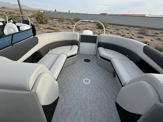 Slide: The Image of South Bay 224RS LE 2.75 2025 - 12