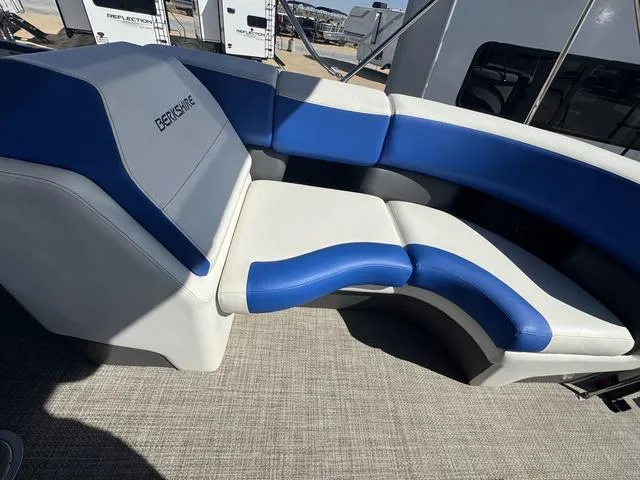 Slide: The Image of Berkshire 23RFX STS 2022 - 8