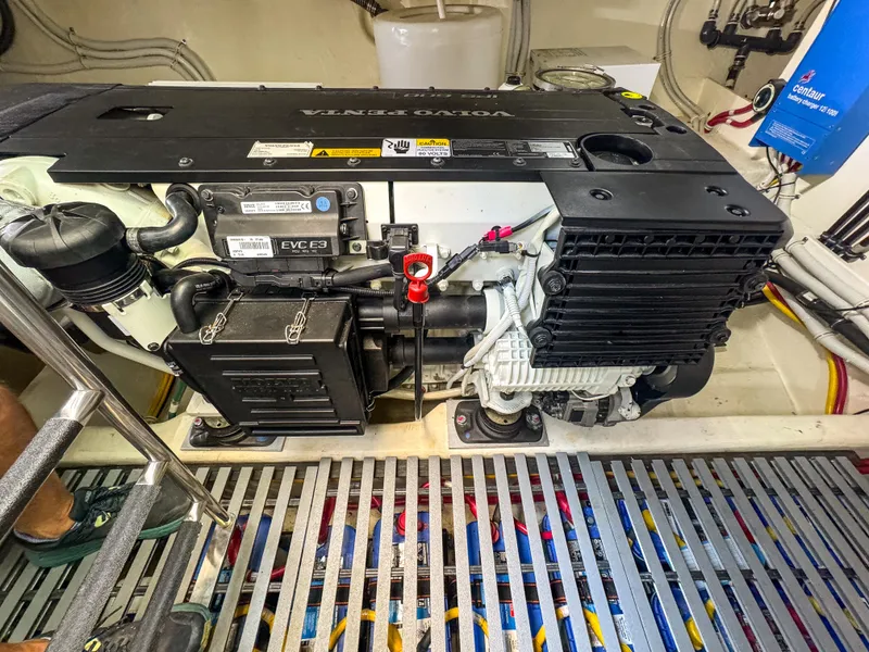 Slide: The Image of Tiara C44 Coupe 2017 - 136