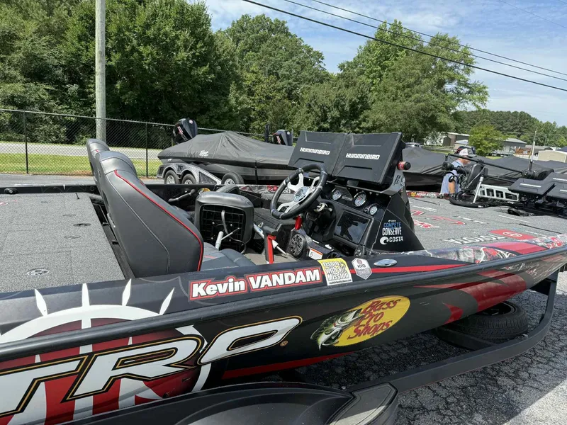 Slide: The Image of 2023 Nitro Z21 XL Pro fishing boat with advanced electronics and custom decals. - 6