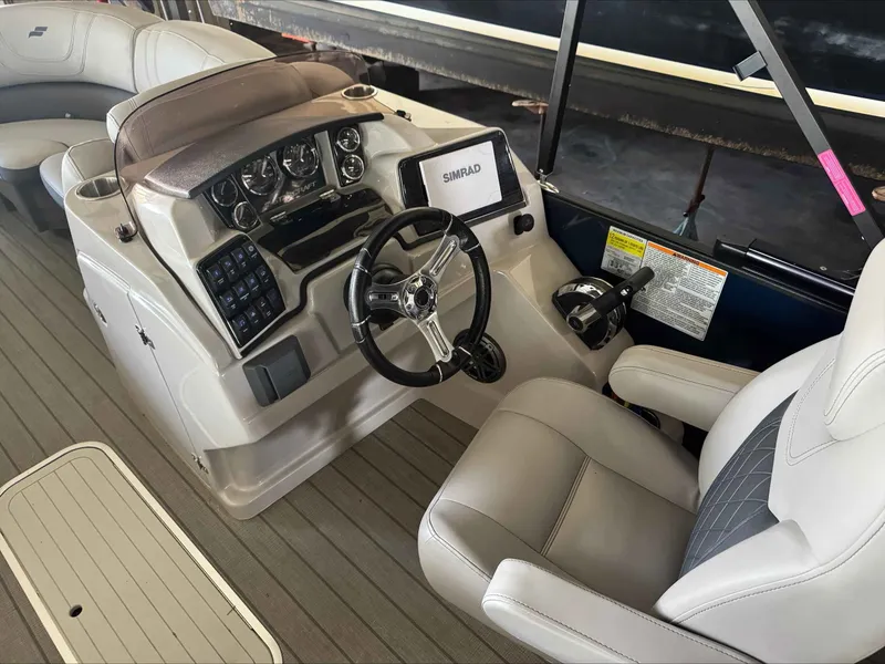 Slide: The Image of Starcraft CX 23DL 2023 - 8