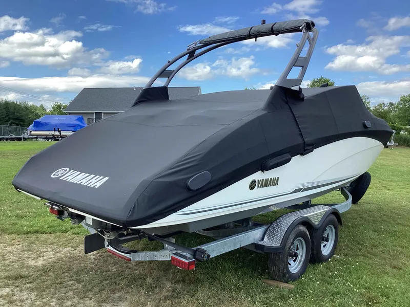 Slide: The Image of Yamaha 242 LTD S 2018 - 2