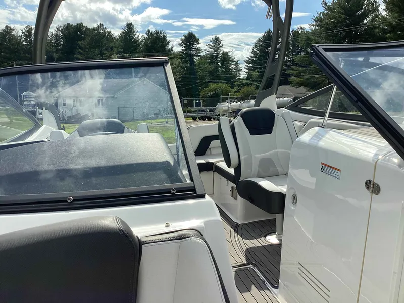 Slide: The Image of Yamaha 242 LTD S 2018 - 9