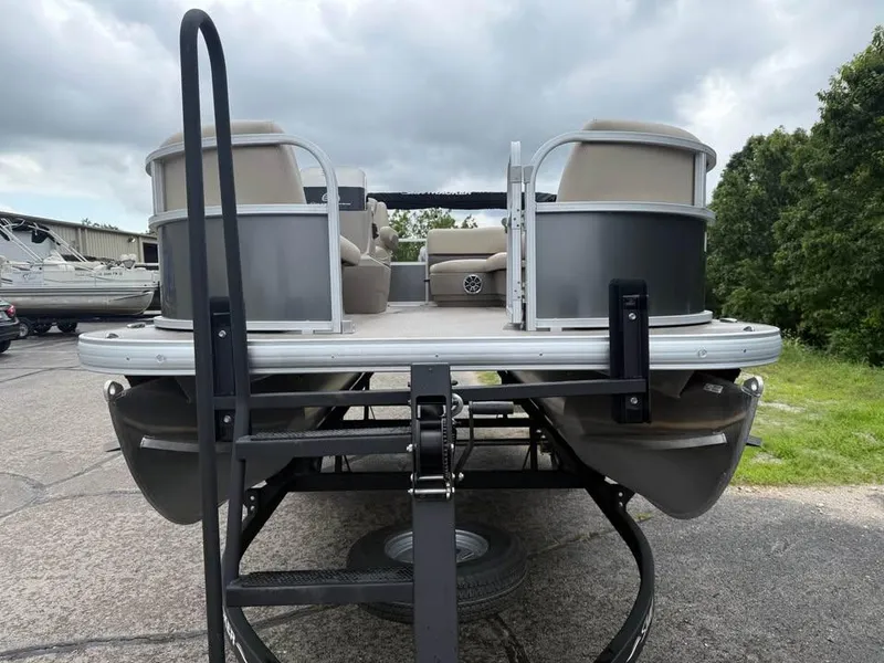 Slide: The Image of Sun Tracker Party Barge 16 DLX 2024 - 2