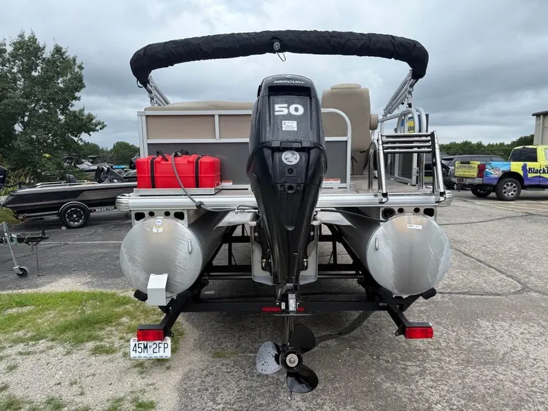 Slide: The Image of Sun Tracker Party Barge 16 DLX 2024 - 5