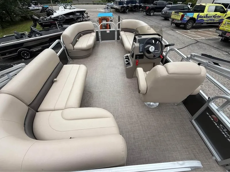 Slide: The Image of Sun Tracker Party Barge 16 DLX 2024 - 6