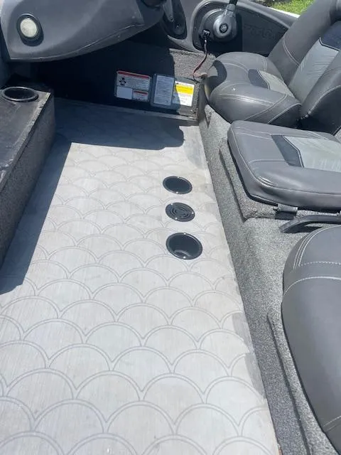 Slide: The Image of Bass Tracker Pro Team 195 2019 - 10