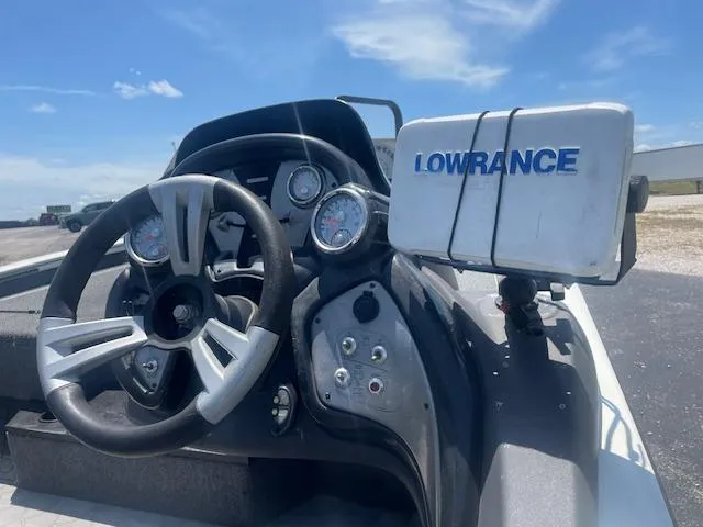 Slide: The Image of Bass Tracker Pro Team 195 2019 - 8