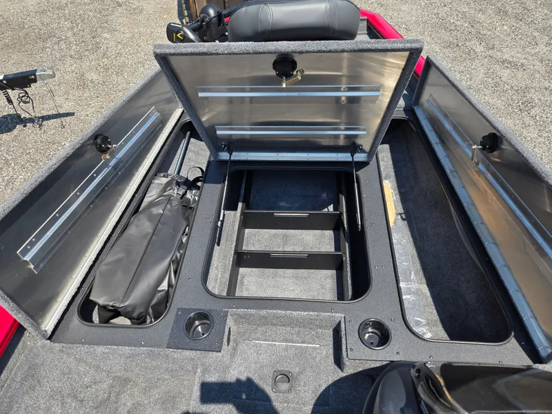 Slide: The Image of Tracker Pro Team 190 2025 - 11