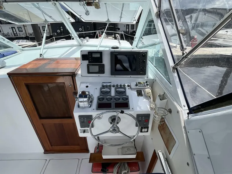 Slide: The Image of Hatteras Coastal Cruiser 1971 - 14