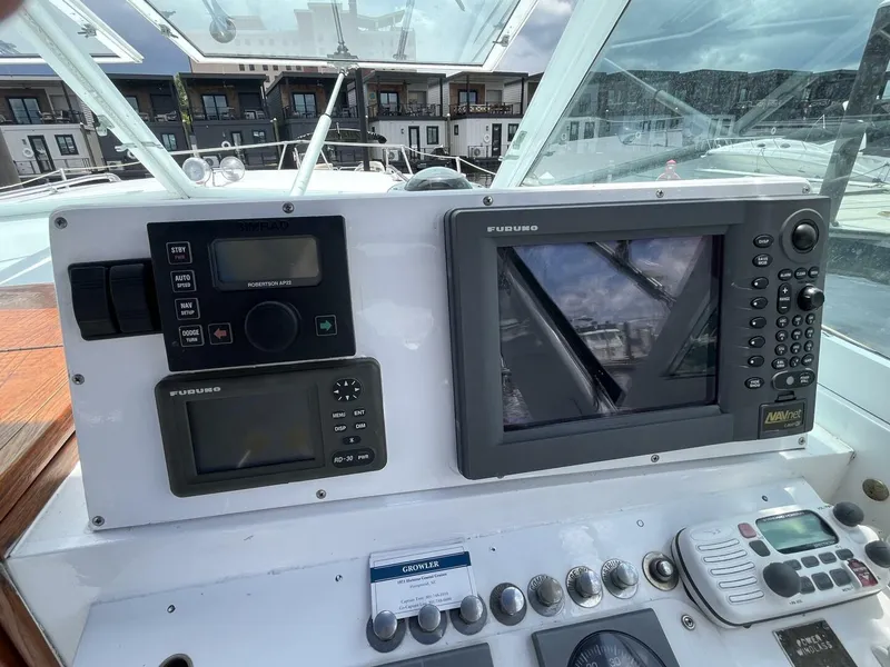 Slide: The Image of Hatteras Coastal Cruiser 1971 - 15