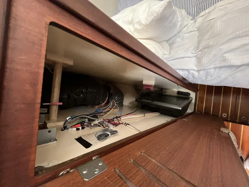 Slide: The Image of Hatteras Coastal Cruiser 1971 - 28