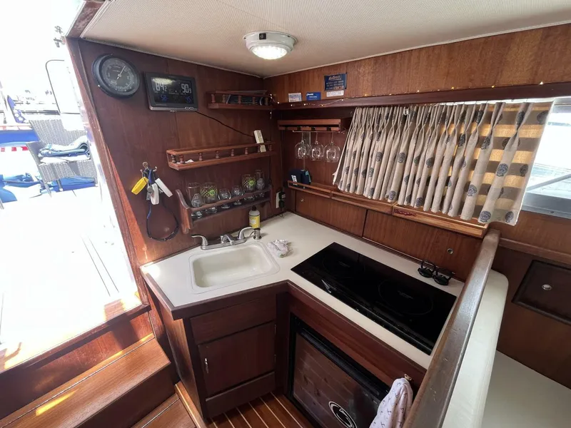 Slide: The Image of Hatteras Coastal Cruiser 1971 - 32