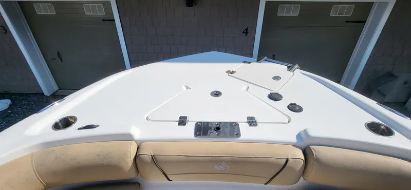 Slide: The Image of NauticStar 251 Hybrid 2020 - 3