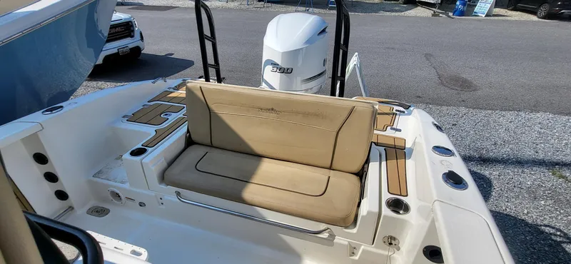 Slide: The Image of NauticStar 251 Hybrid 2020 - 7