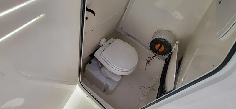 Slide: The Image of NauticStar 251 Hybrid 2020 - 9