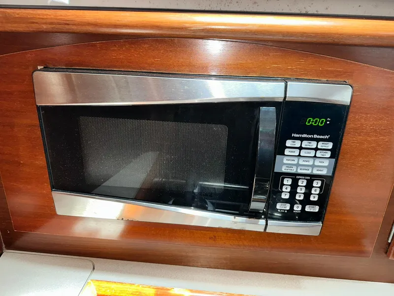 Slide: The Image of Hamilton Beach microwave in 1998 Beneteau 381 yacht kitchen. - 40