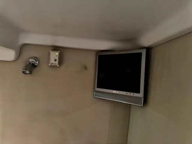 Slide: The Image of Regal Commodore 4260 2004 - 55