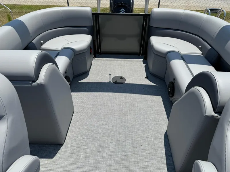 Slide: The Image of Bentley Pontoons Legacy 223 Navigator 2026 - 10
