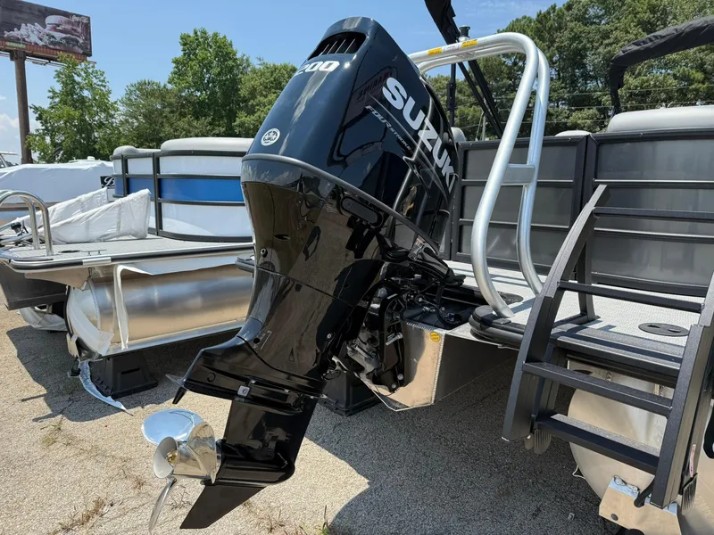 Slide: The Image of Bentley Pontoons Legacy 223 Navigator 2026 - 2