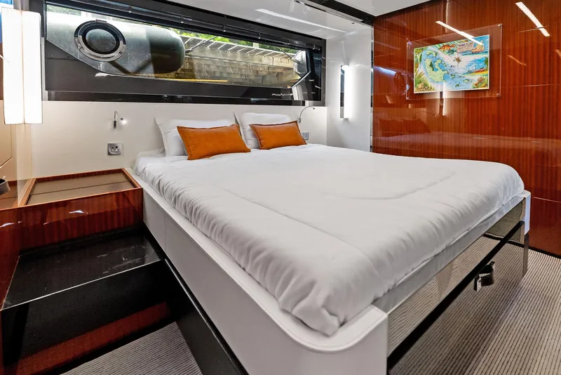 Slide: The Image of Luxurious bedroom in Riva 56' Rivale yacht, 2019 model. - 39