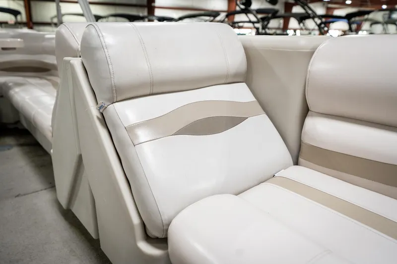 Slide: The Image of 1992 Harris FloteBote 240 Super Sunliner interior with beige and white leather seating. - 23