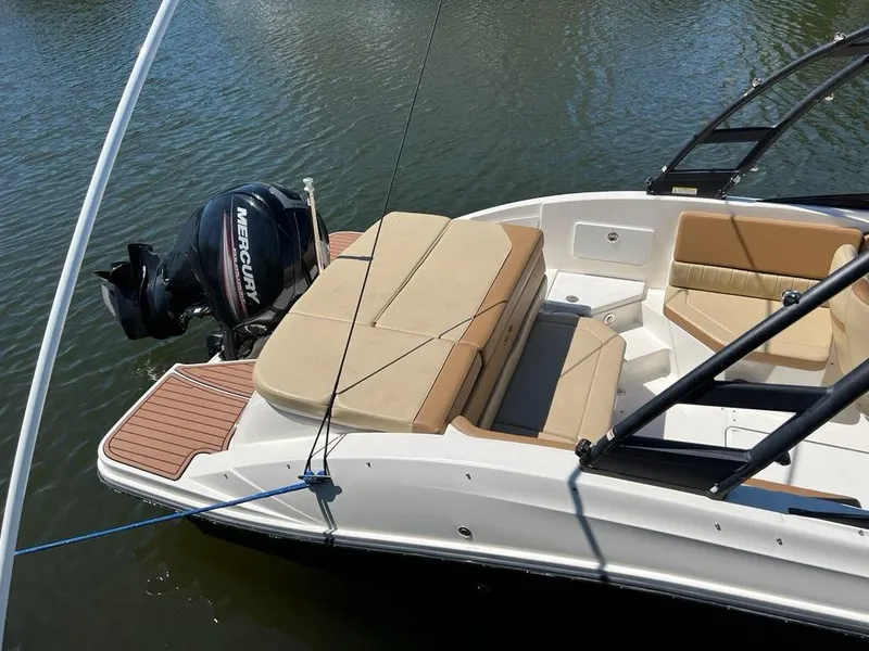 Slide: The Image of Sea Ray SPX 230 Outboard 2018 - 6