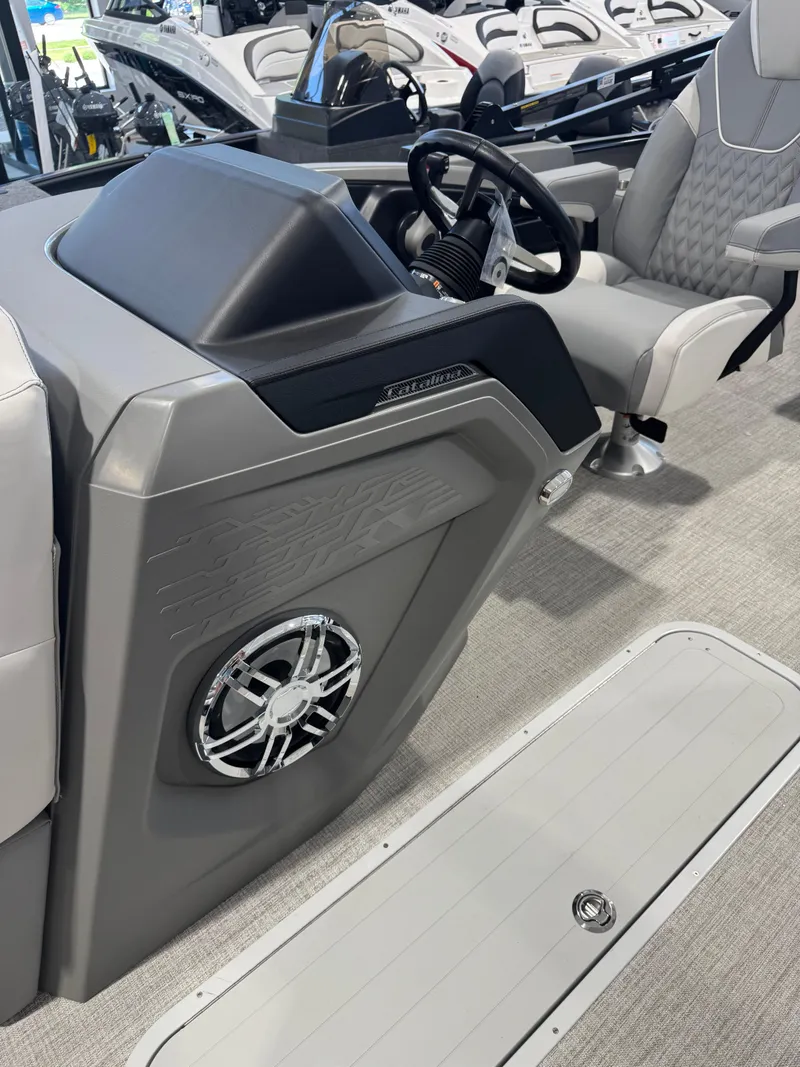 Slide: The Image of Avalon 2385 25 Catalina VRB 2025 - 10