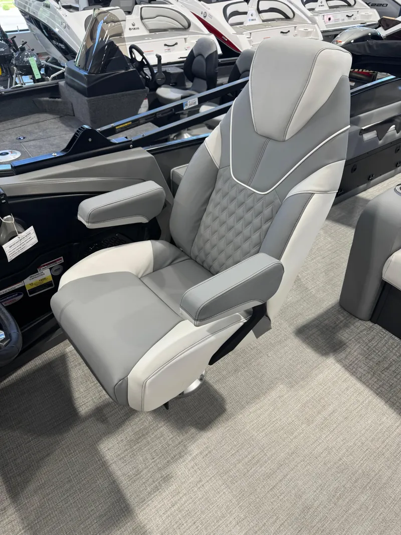 Slide: The Image of Avalon 2385 25 Catalina VRB 2025 - 13