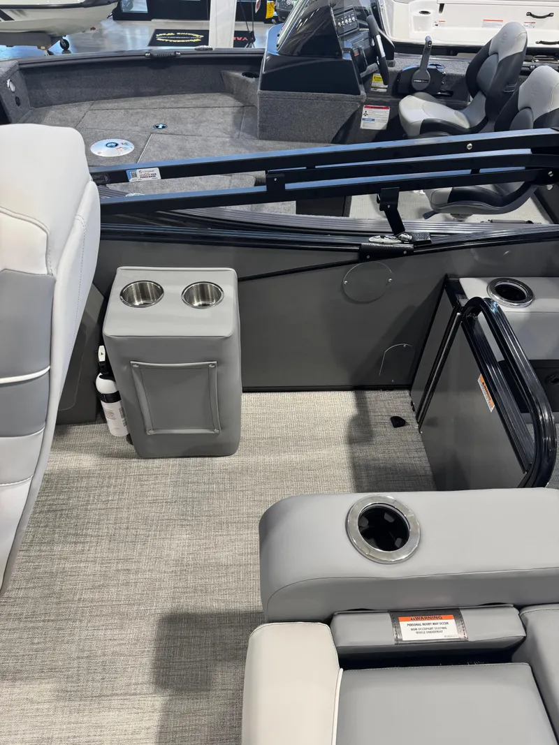 Slide: The Image of Avalon 2385 25 Catalina VRB 2025 - 14