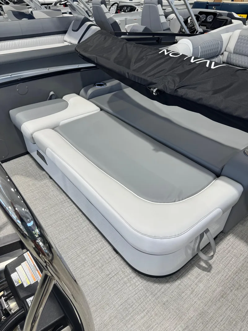 Slide: The Image of Avalon 2385 25 Catalina VRB 2025 - 19