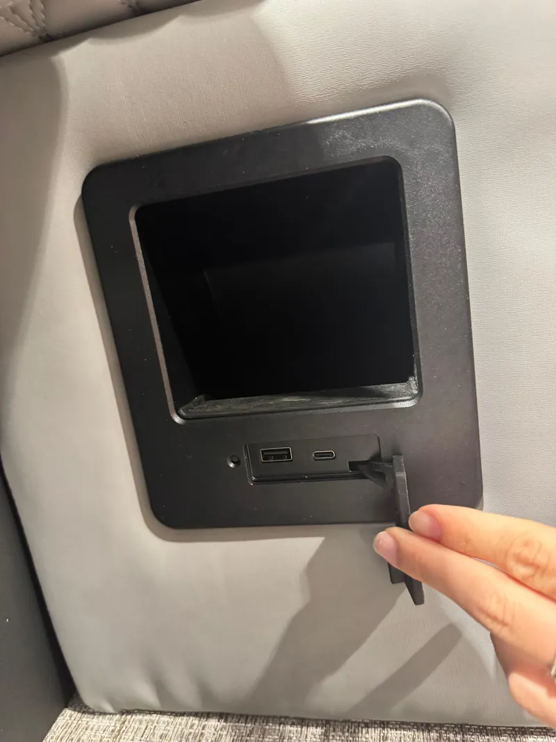 Slide: The Image of Avalon 2385 25 Catalina VRB 2025 - 6