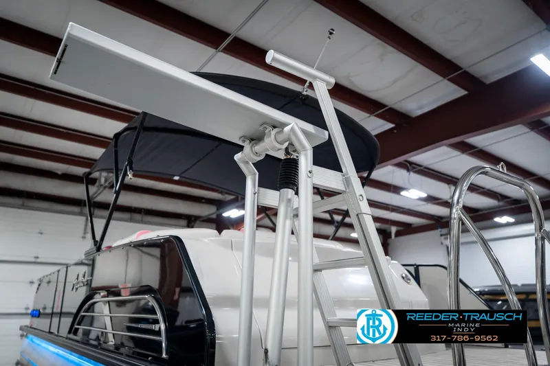 Slide: The Image of Avalon Ambassador - 27' 2019 - 55