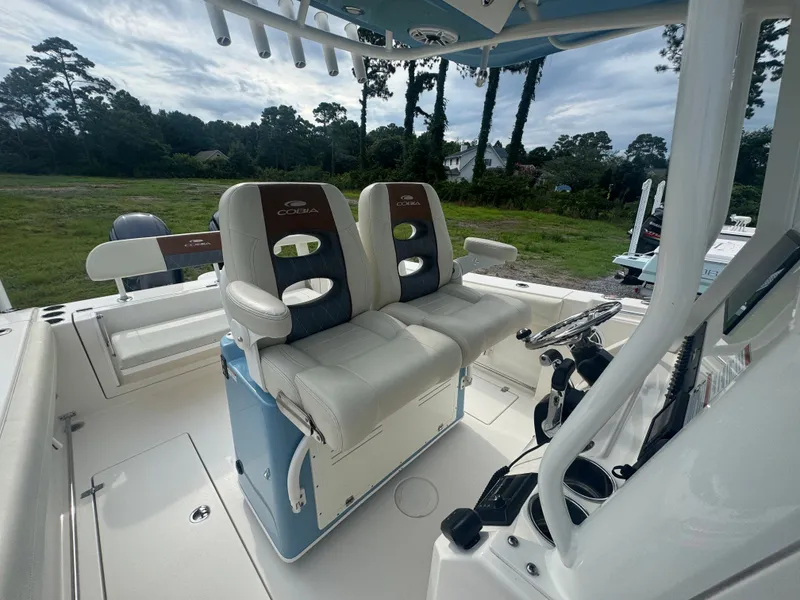 Slide: The Image of Cobia 280 Center Console 2020 - 18
