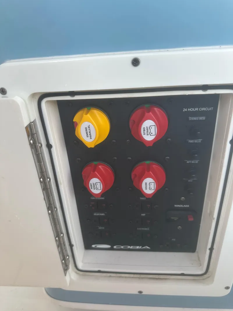 Slide: The Image of Cobia 280 Center Console 2020 - 34