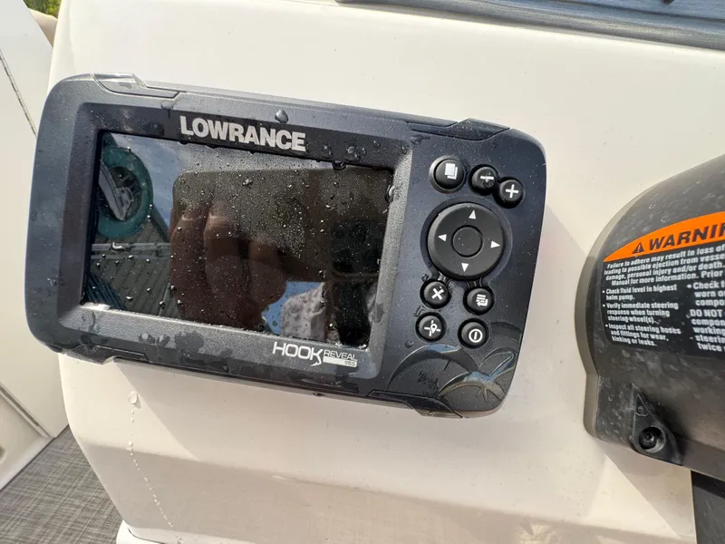 Slide: The Image of NauticStar 223DC 2020 - 11