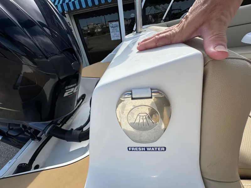 Slide: The Image of NauticStar 223DC 2020 - 15